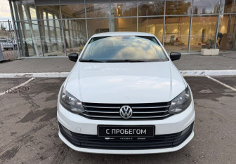 Подержанный автомобиль Volkswagen Polo Sedan 2016 года (2 фото)