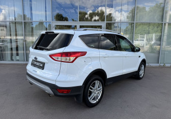 Подержанный автомобиль Ford Kuga 2014 года (5 фото)