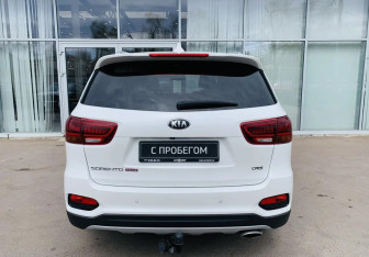 Подержанный автомобиль Kia Sorento 2019 года (6 фото)
