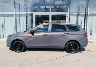 Подержанный автомобиль LADA (ВАЗ) Vesta Wagon 2019 года (8 фото)