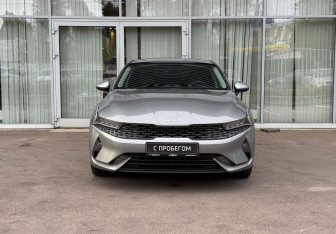 Подержанный автомобиль Kia K5 2021 года (2 фото)