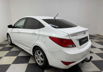 Подержанный автомобиль Hyundai Solaris Sedan 2016 года (7 фото)