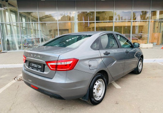 Подержанный автомобиль LADA (ВАЗ) Vesta Sedan 2016 года (5 фото)