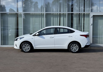 Подержанный автомобиль Hyundai Solaris Sedan 2022 года (8 фото)