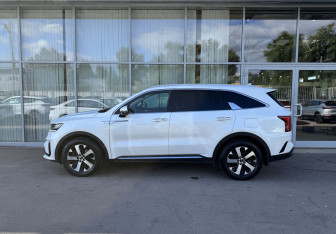 Подержанный автомобиль Kia Sorento 2021 года (8 фото)