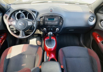 Подержанный автомобиль Nissan Juke 2011 года (9 фото)
