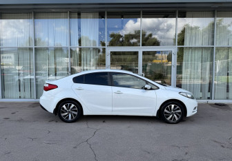 Подержанный автомобиль Kia Cerato Sedan 2016 года (4 фото)