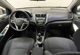 Подержанный автомобиль Hyundai Solaris Sedan 2011 года (10 фото)