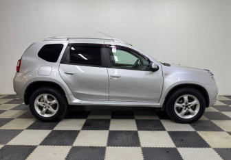 Подержанный автомобиль Nissan Terrano 2014 года (4 фото)