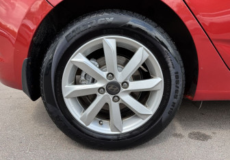 Подержанный автомобиль Hyundai Solaris Hatchback 2016 года (12 фото)