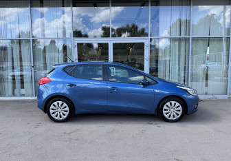 Подержанный автомобиль Kia Ceed Hatchback 2013 года (4 фото)