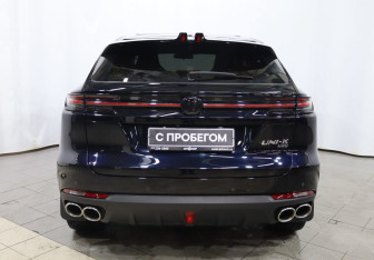 Подержанный автомобиль Changan UNI-K 2023 года (5 фото)