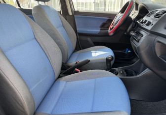Подержанный автомобиль Skoda Fabia Hatchback 2007 года (10 фото)