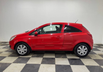 Подержанный автомобиль Opel Corsa 2007 года (8 фото)