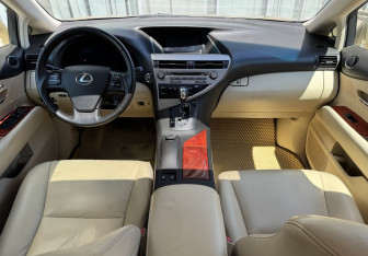 Подержанный автомобиль Lexus RX 2009 года (9 фото)