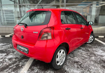 Подержанный автомобиль Toyota Yaris Hatchback 2007 года (5 фото)