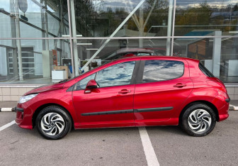 Подержанный автомобиль Peugeot 308 Hatchback 2008 года (8 фото)