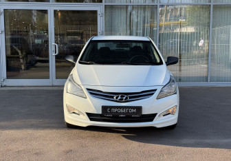 Подержанный автомобиль Hyundai Solaris Sedan 2014 года (2 фото)