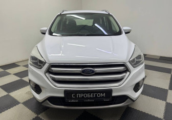 Подержанный автомобиль Ford Kuga 2018 года (2 фото)