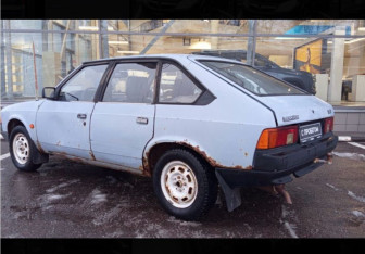 Подержанный автомобиль Москвич 2141 1991 года (7 фото)