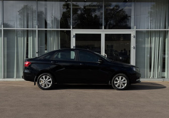 Подержанный автомобиль LADA (ВАЗ) Vesta Sedan 2020 года (4 фото)