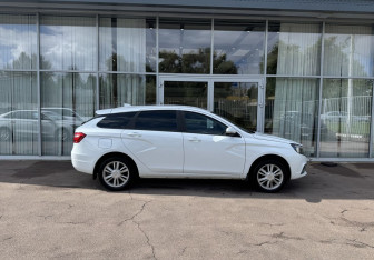 Подержанный автомобиль LADA (ВАЗ) Vesta Wagon 2019 года (4 фото)