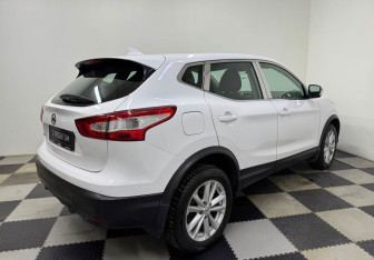Подержанный автомобиль Nissan Qashqai 2017 года (5 фото)