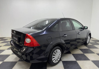 Подержанный автомобиль Ford Focus Sedan 2009 года (5 фото)