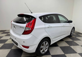 Подержанный автомобиль Hyundai Solaris Hatchback 2014 года (5 фото)