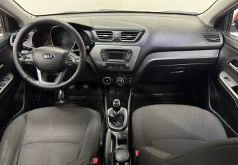 Подержанный автомобиль Kia Rio Sedan 2014 года (10 фото)