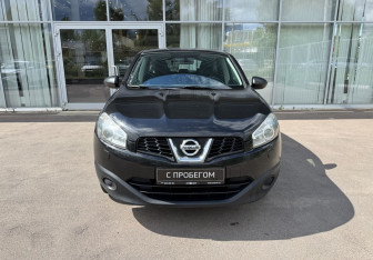Подержанный автомобиль Nissan Qashqai 2013 года (2 фото)