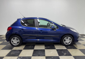 Подержанный автомобиль Peugeot 207 Hatchback 2010 года (4 фото)