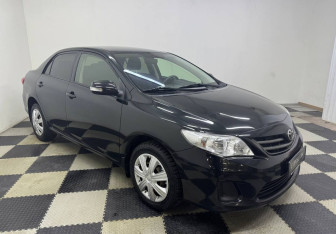 Подержанный автомобиль Toyota Corolla Sedan 2012 года (3 фото)