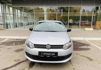 Подержанный автомобиль Volkswagen Polo Sedan 2012 года (2 фото)