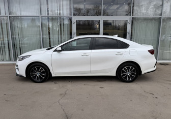 Подержанный автомобиль Kia Cerato Sedan 2020 года (8 фото)