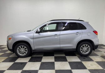 Подержанный автомобиль Mitsubishi ASX 2013 года (8 фото)