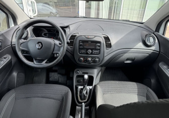 Подержанный автомобиль Renault Kaptur 2017 года (9 фото)