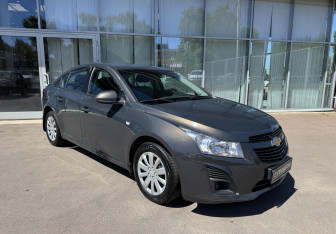 Подержанный автомобиль Chevrolet Cruze Sedan 2013 года (3 фото)