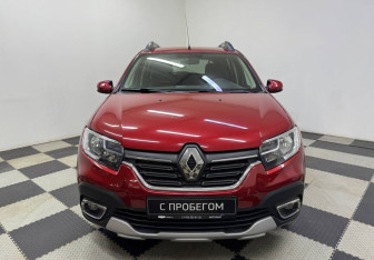 Подержанный автомобиль Renault Sandero 2018 года (2 фото)