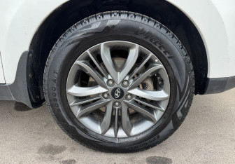 Подержанный автомобиль Hyundai ix35 2014 года (12 фото)