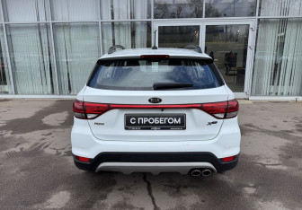 Подержанный автомобиль Kia Rio Hatchback 2018 года (6 фото)
