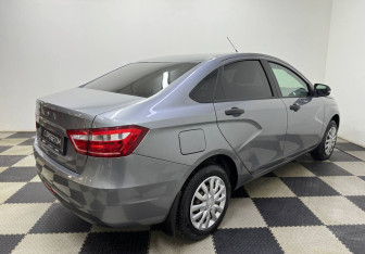 Подержанный автомобиль LADA (ВАЗ) Vesta Sedan 2018 года (5 фото)