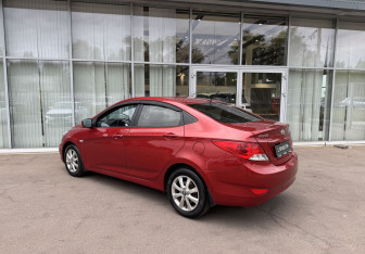 Подержанный автомобиль Hyundai Solaris Sedan 2014 года (7 фото)