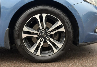 Подержанный автомобиль Kia Ceed Wagon 2012 года (12 фото)