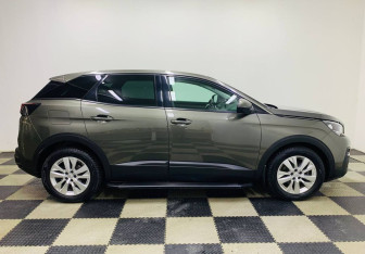 Подержанный автомобиль Peugeot 3008 2018 года (4 фото)
