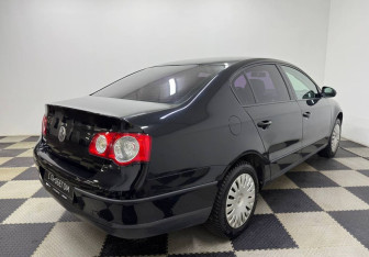 Подержанный автомобиль Volkswagen Passat Sedan 2008 года (5 фото)