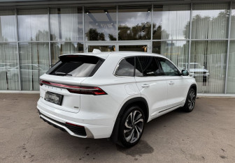 Подержанный автомобиль Geely Monjaro 2024 года (5 фото)