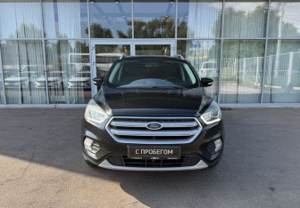 Подержанный автомобиль Ford Kuga 2018 года (2 фото)