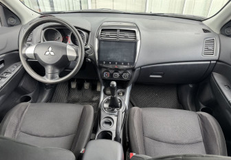 Подержанный автомобиль Mitsubishi ASX 2010 года (9 фото)