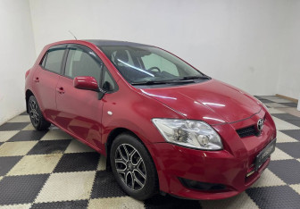 Подержанный автомобиль Toyota Auris Hatchback 2007 года (3 фото)